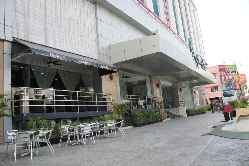 Baguss City Hotel Johor Bahru Extérieur photo