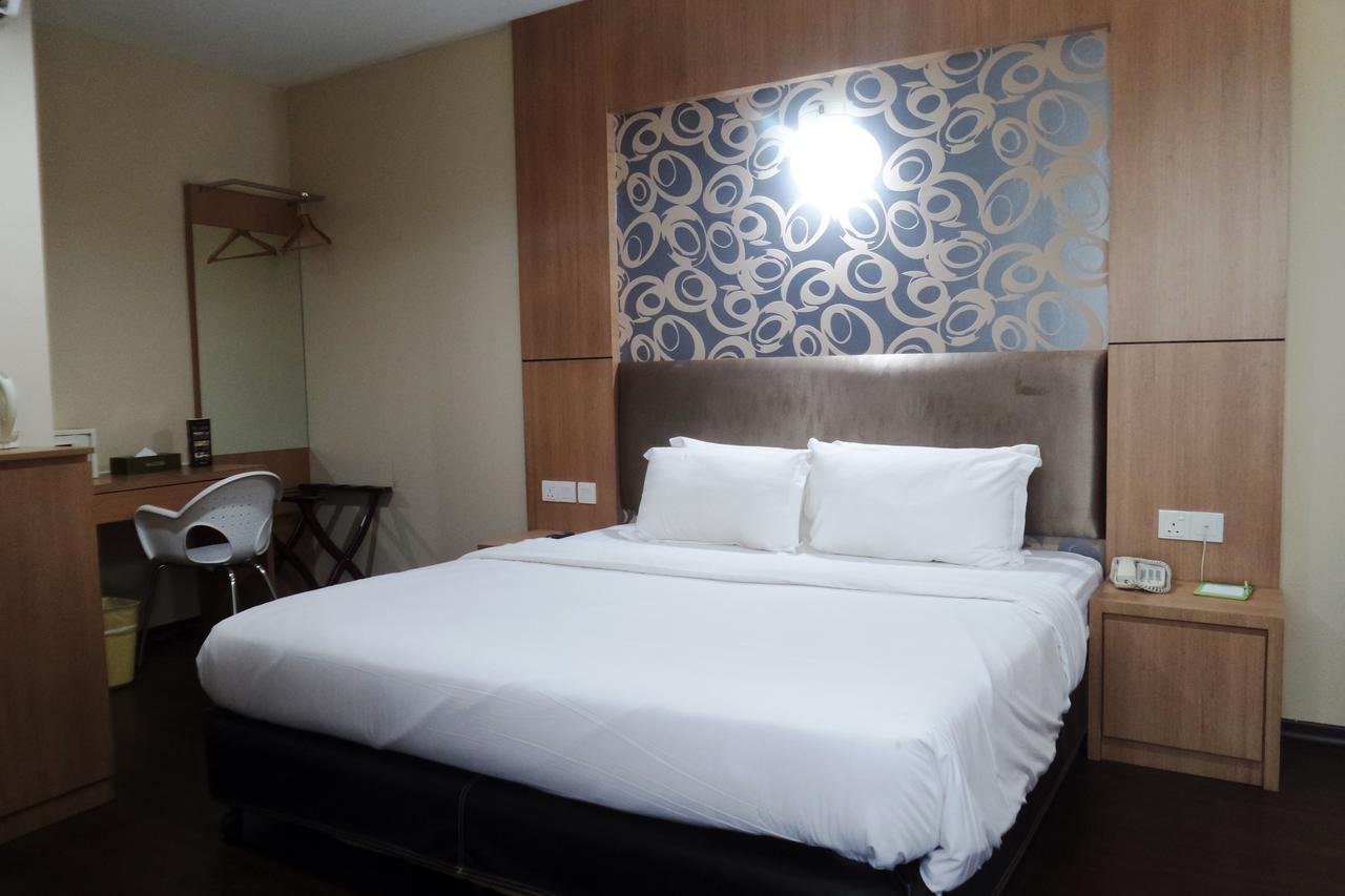 Baguss City Hotel Johor Bahru Extérieur photo