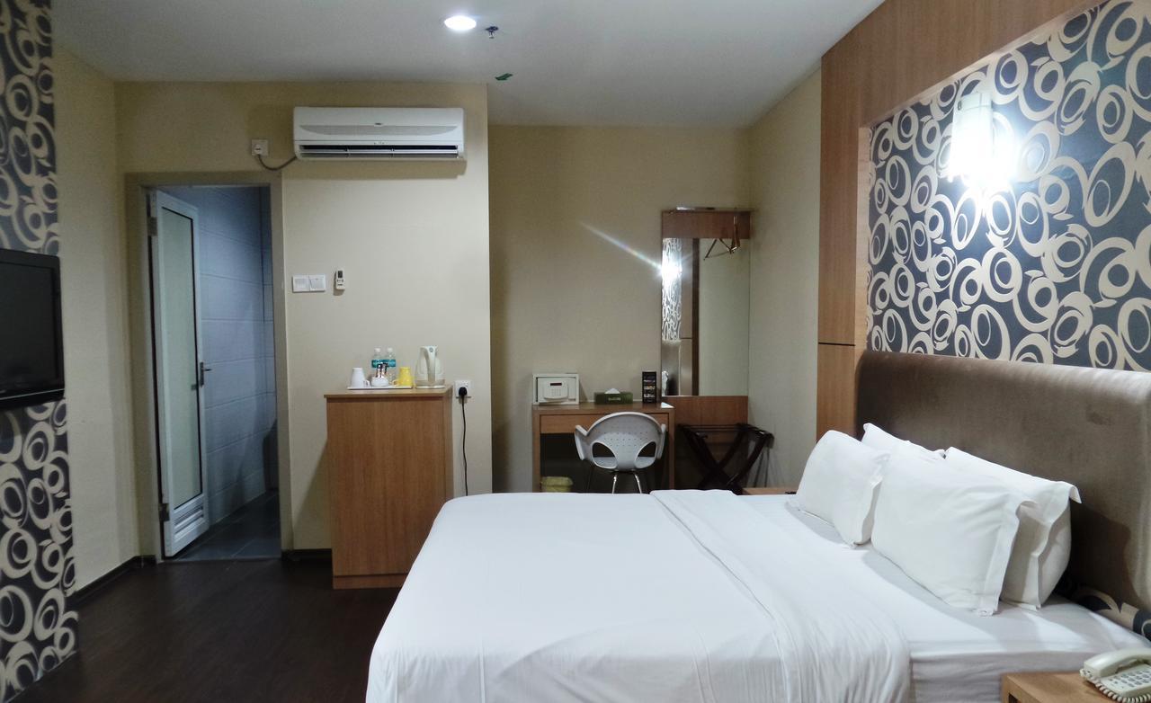 Baguss City Hotel Johor Bahru Extérieur photo