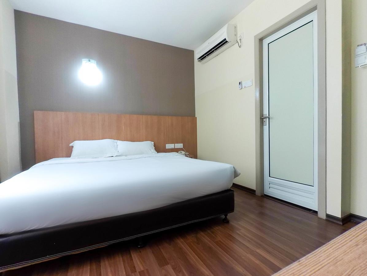 Baguss City Hotel Johor Bahru Extérieur photo