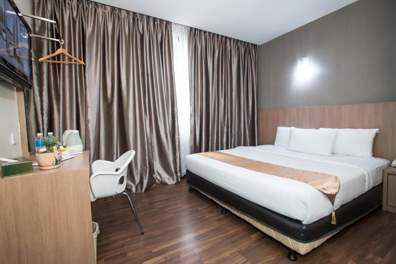 Baguss City Hotel Johor Bahru Extérieur photo